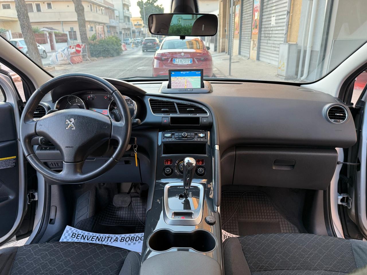 Peugeot 3008 1.6 eHDi AUTOMATIC NAVI LED - 2015