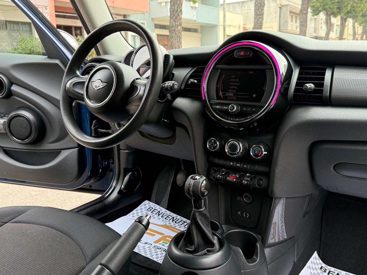 Mini 1.5 One D 95CV 5P *LUCI LED AMBIENT – 2016