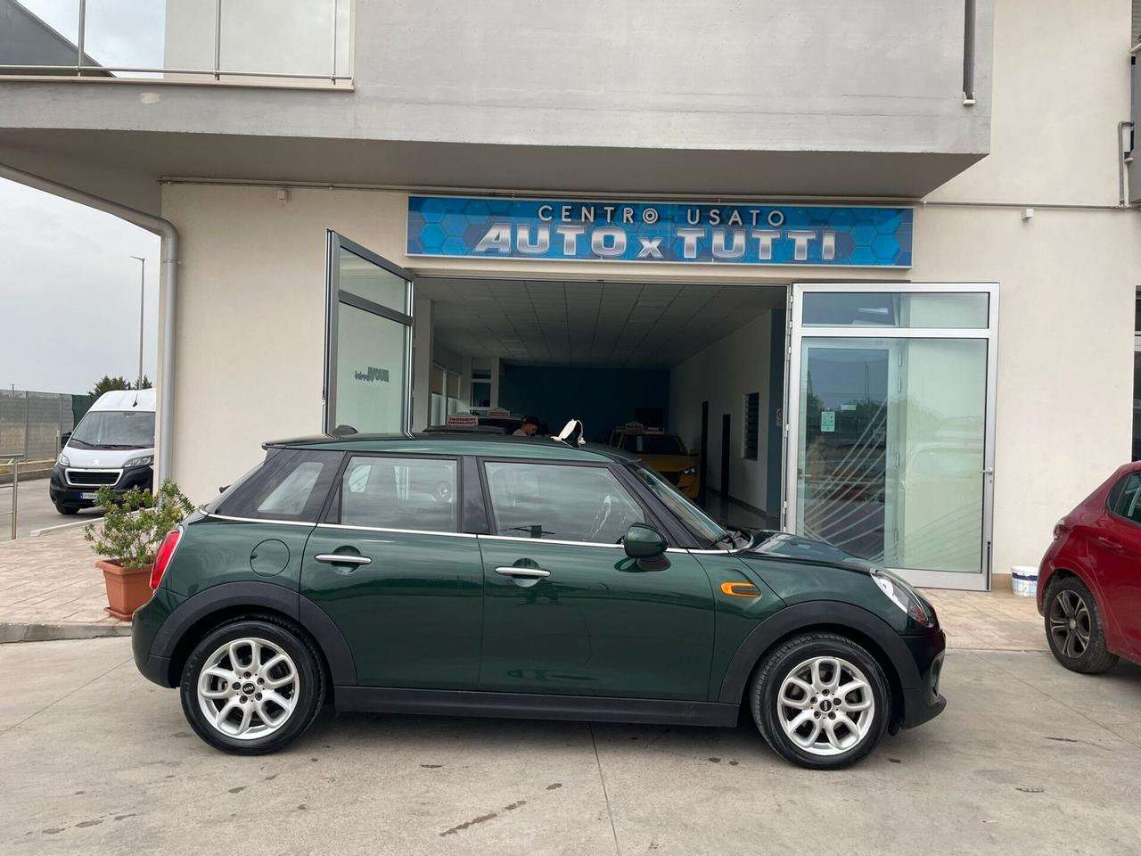 Mini Cooper D 1.5 ok neopatentati