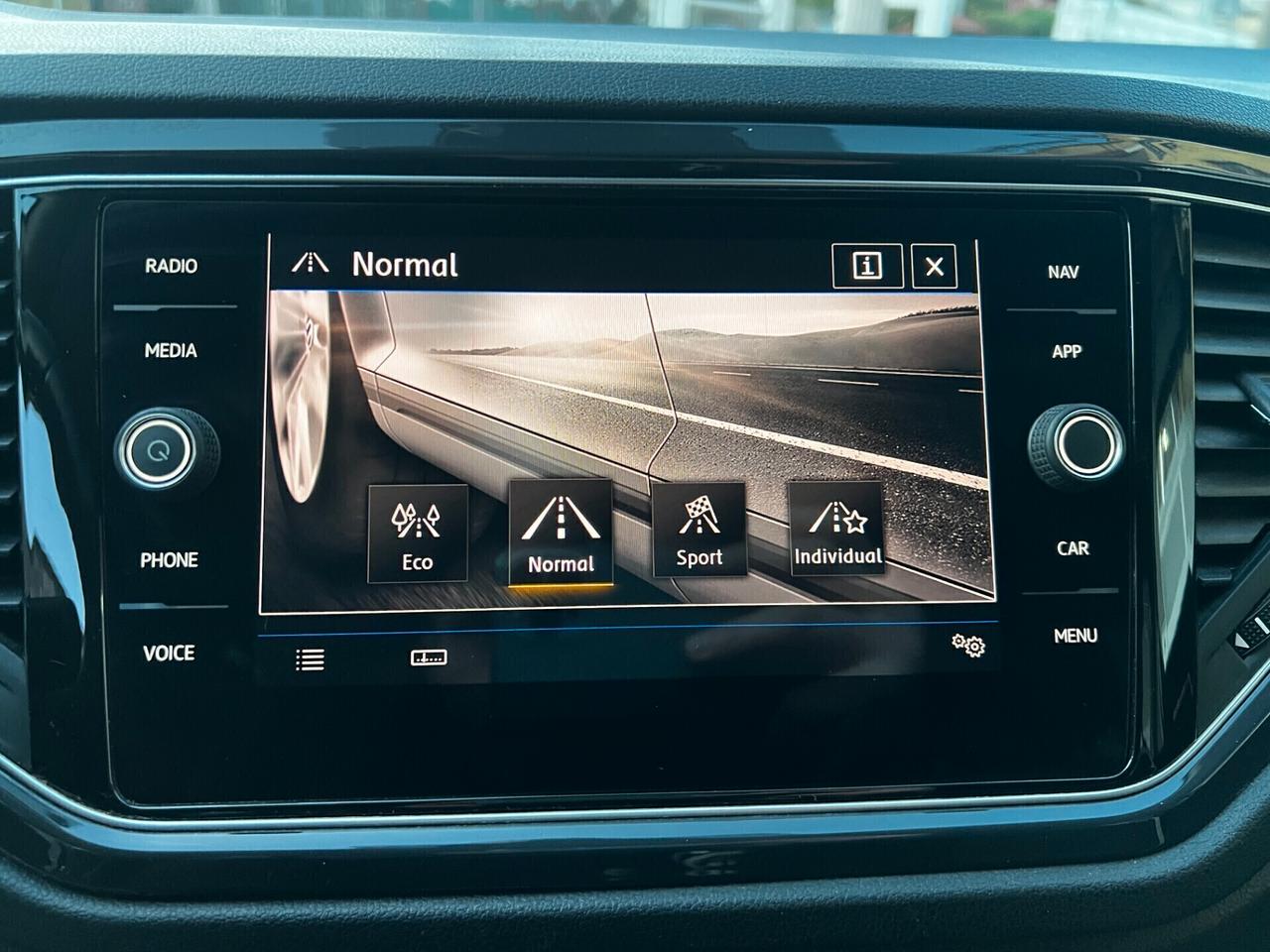 Volkswagen T-Roc 2.0 TDI 150 CV DSG 4MOTION-FULL