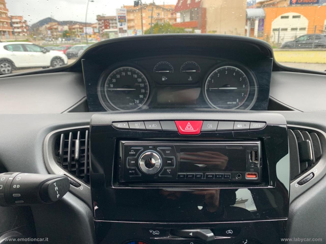 LANCIA Ypsilon 1.2 69 CV 5p. GPL Ecochic Silver - 2017