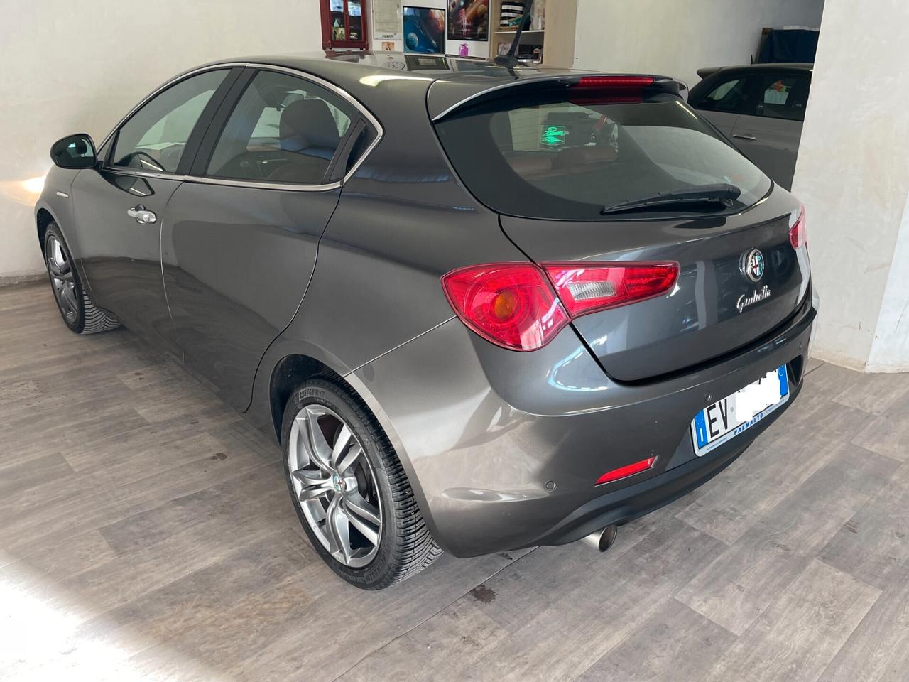 Alfa Romeo Giulietta 1.4 Turbo 120 CV Distinctive Pelle Full NEOPATENTATI !