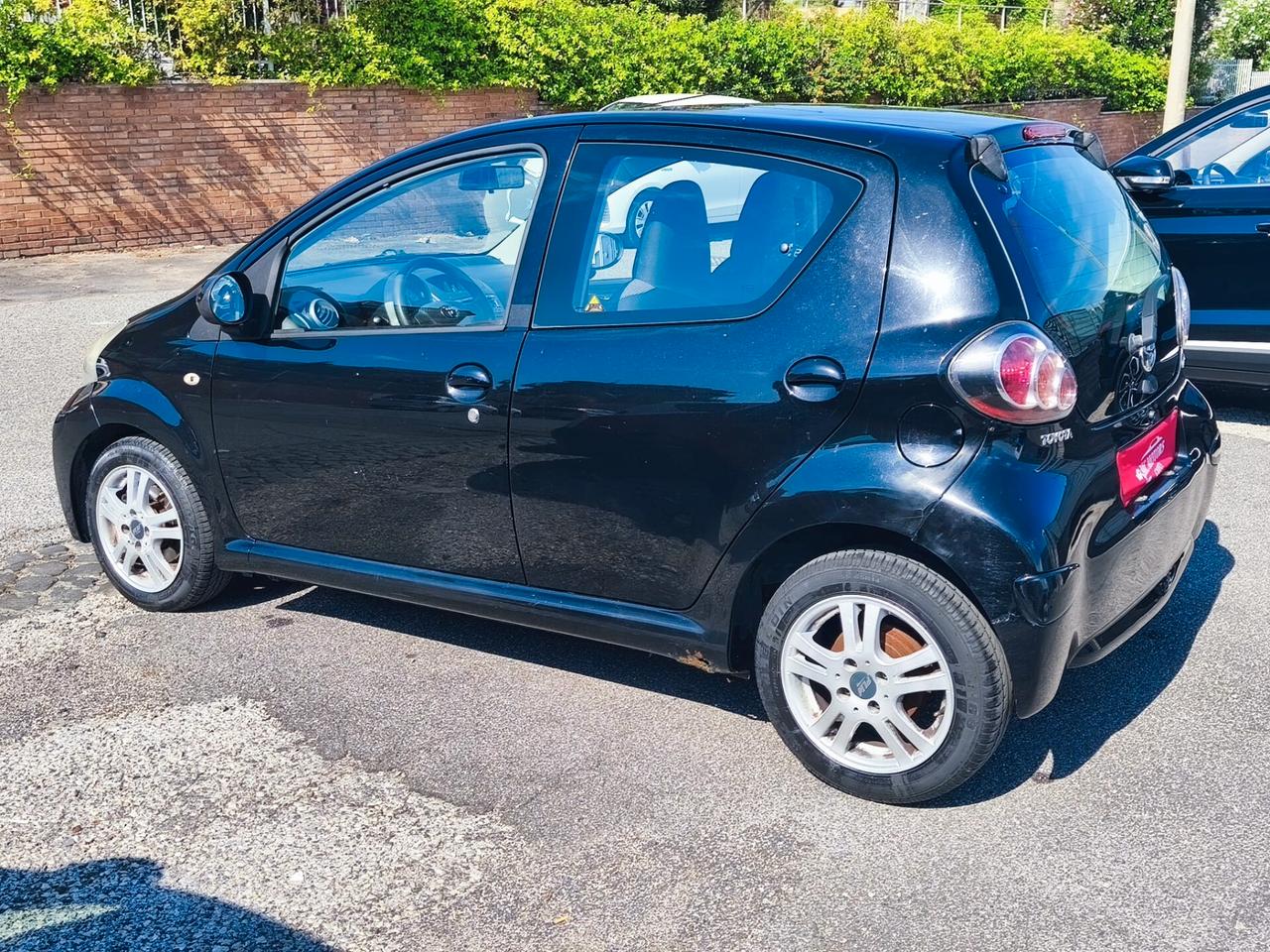Toyota Aygo 1.0 12V VVT-i 5 porte Sol
