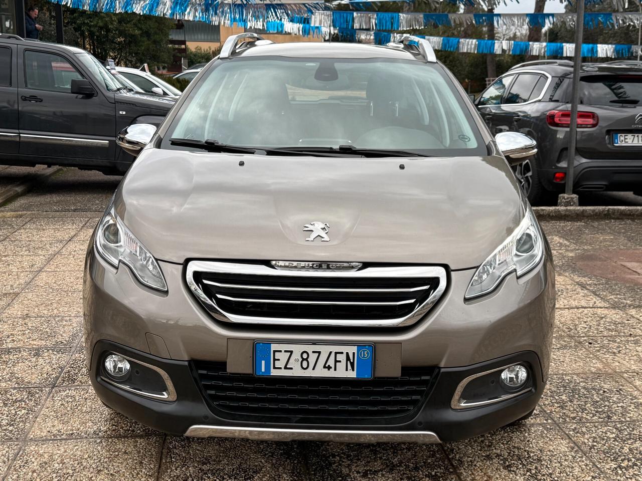 " SOLO 40.000 KM " Peugeot 2008 Benz. Allure