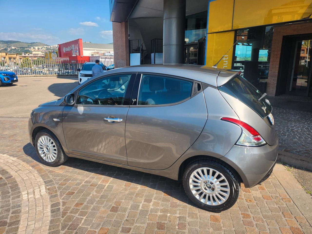 Lancia Ypsilon 1.3 MJT 16V 95 CV 5 porte S&S Silver
