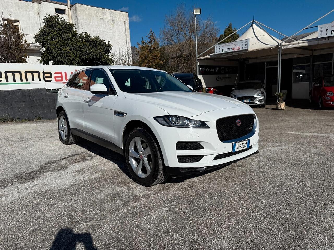 Jaguar F-Pace 2.0 D 180 CV AWD aut. Chequered Flag