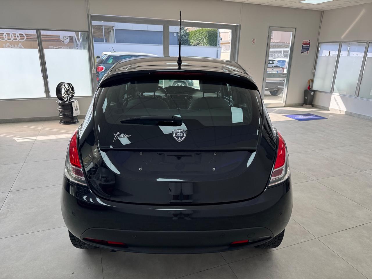 Lancia Ypsilon 0.9 TwinAir 85 CV 5 porte S&S Silver