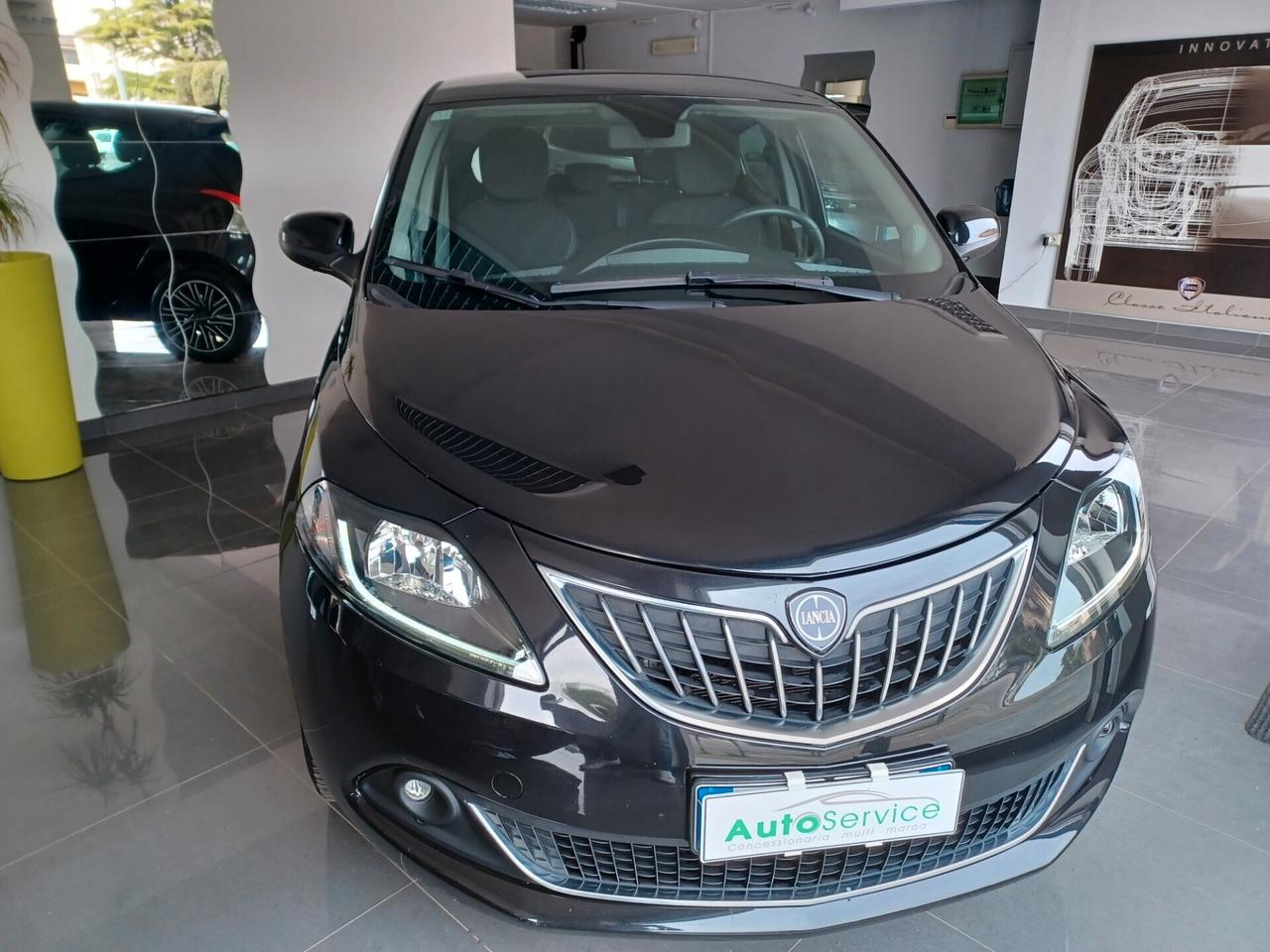 Lancia Ypsilon 1.0 Hybrid 70cv