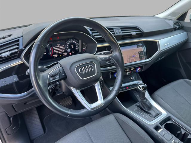 AUDI Q3 35 TDI S tronic Business