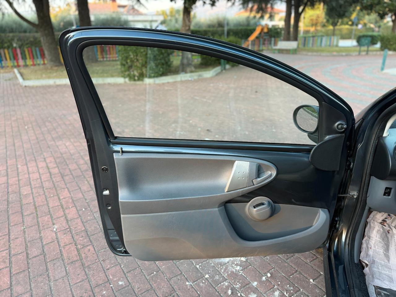 Peugeot 107 1.0 68CV 3p. Sweet Years neopatentati,ottime condizioni