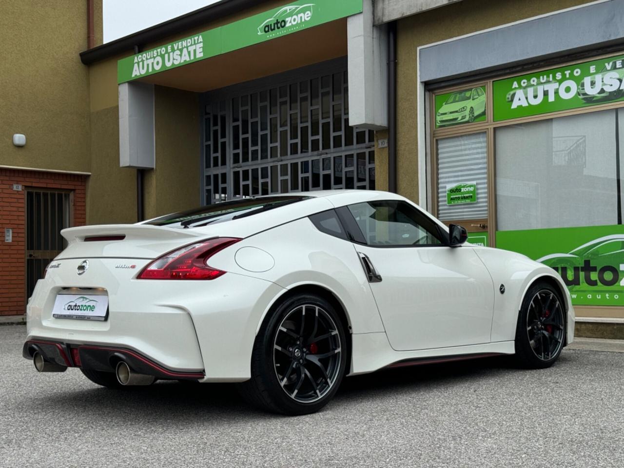 Nissan 370Z Coupé 3.7 V6 Nismo