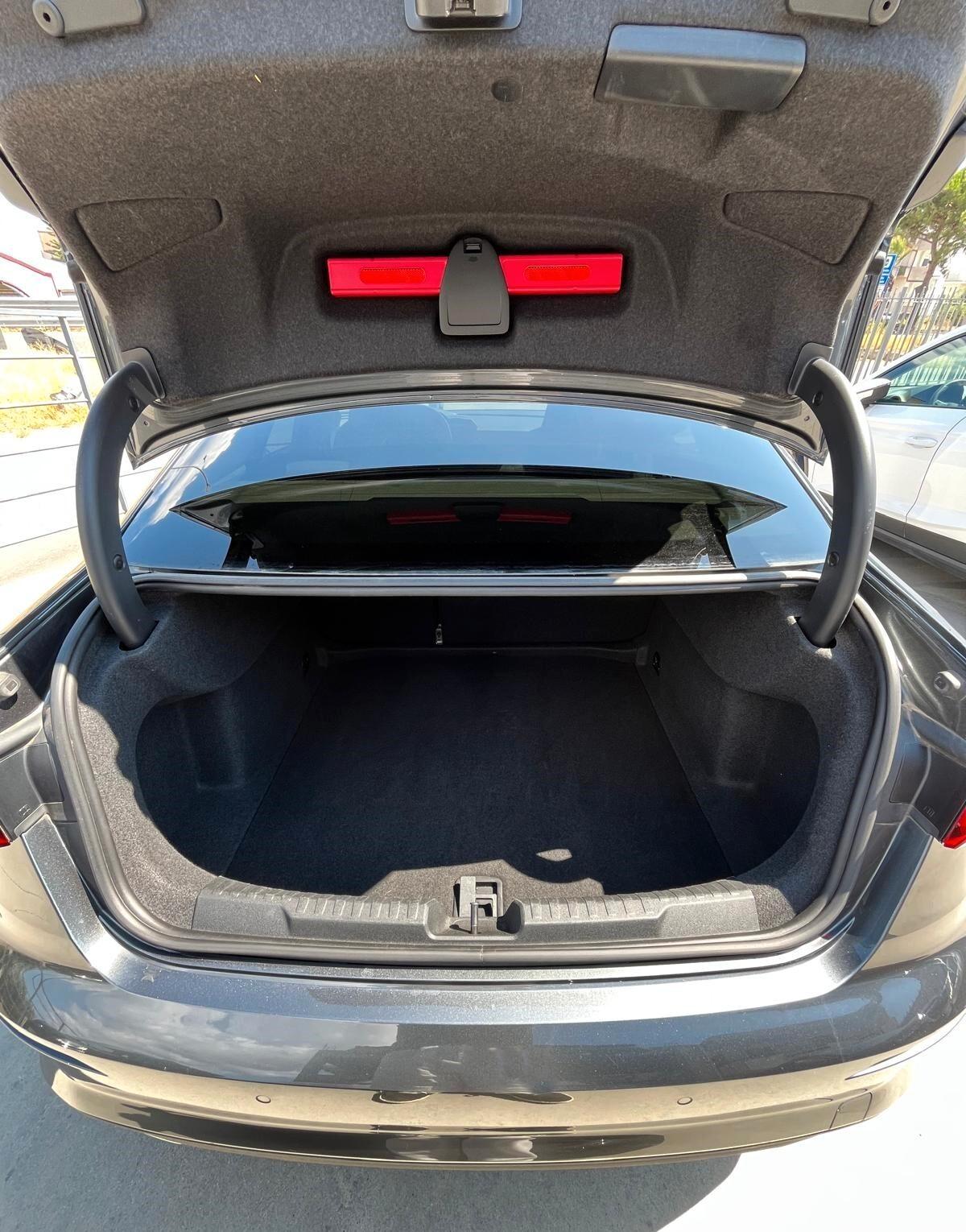 Audi A3 Sedan 35 TDI S tronic line edition