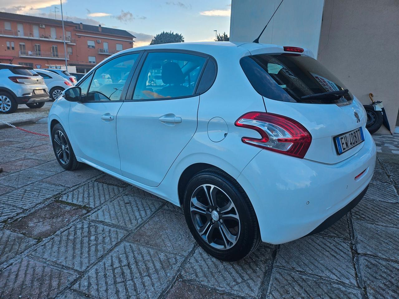 Peugeot 208 1.4 HDi 68 CV 5 porte Active