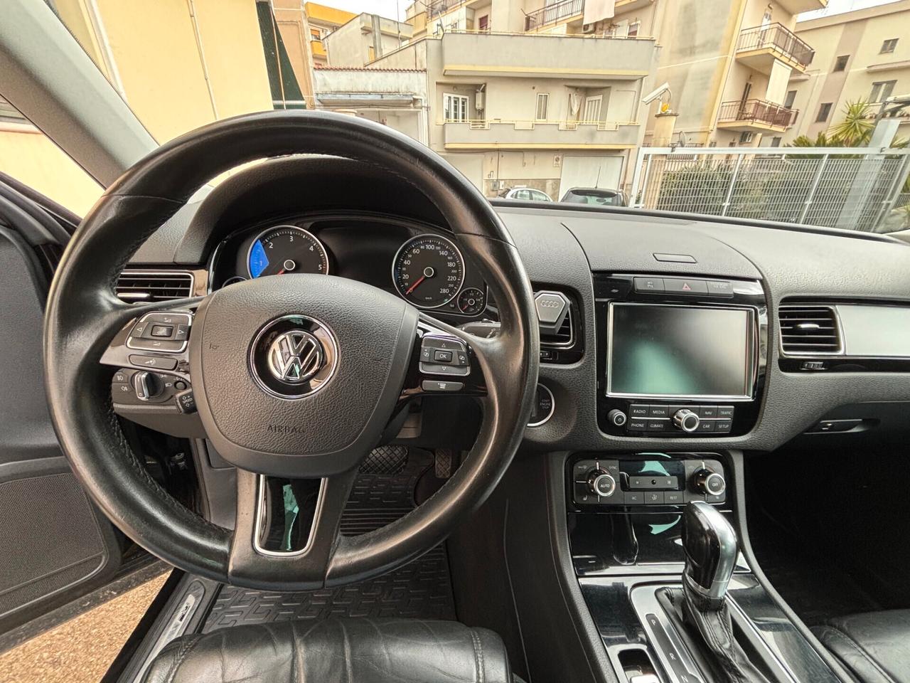 Volkswagen Touareg R-Line Fari LED