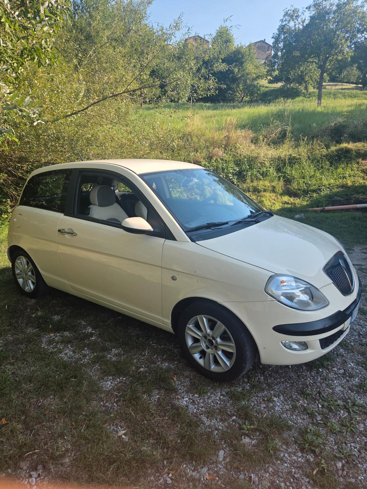 Lancia Ypsilon 1.2 Argento
