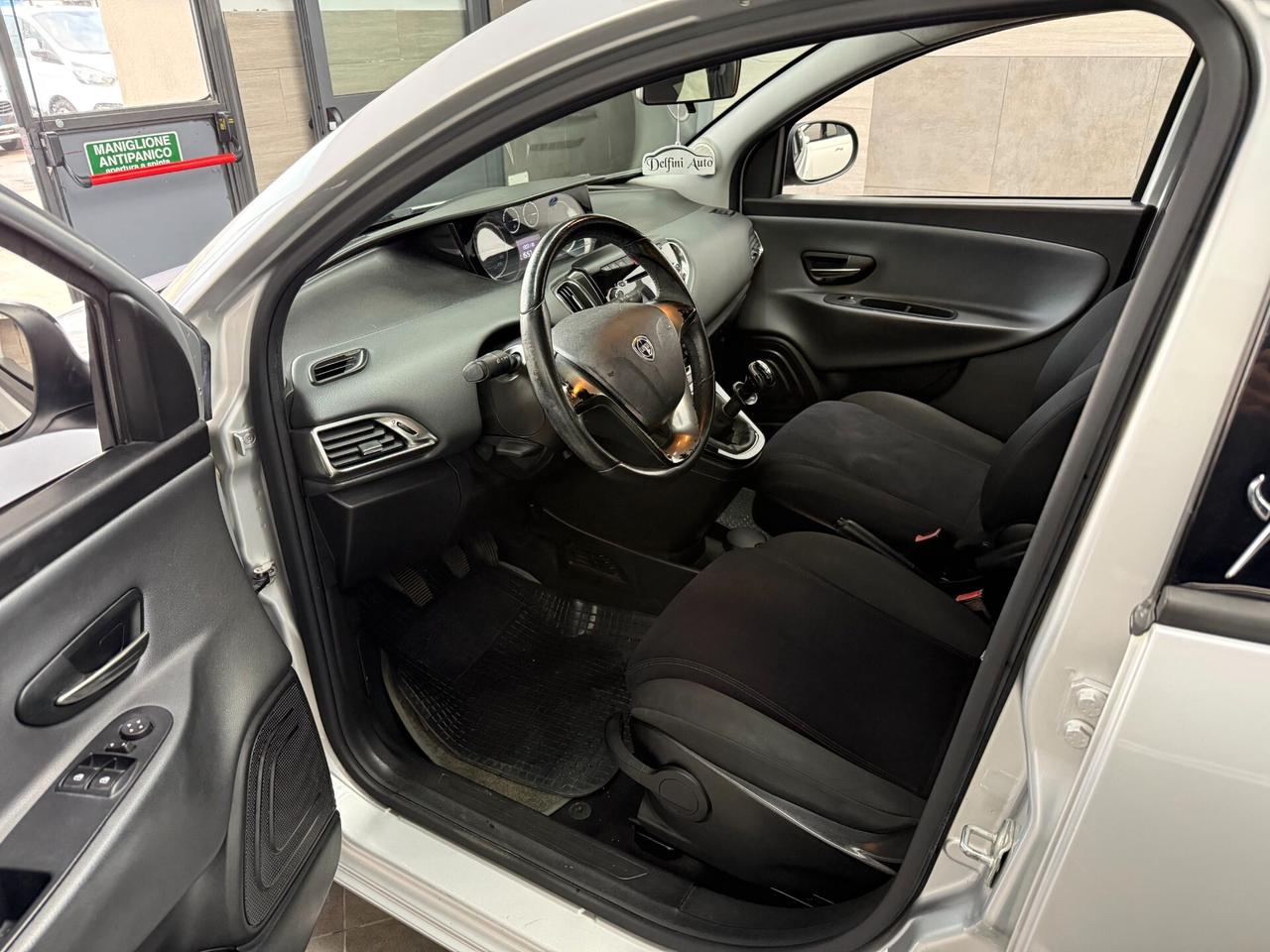 Lancia Ypsilon 1.2 69 CV 5 porte GPL Ecochic Platinum