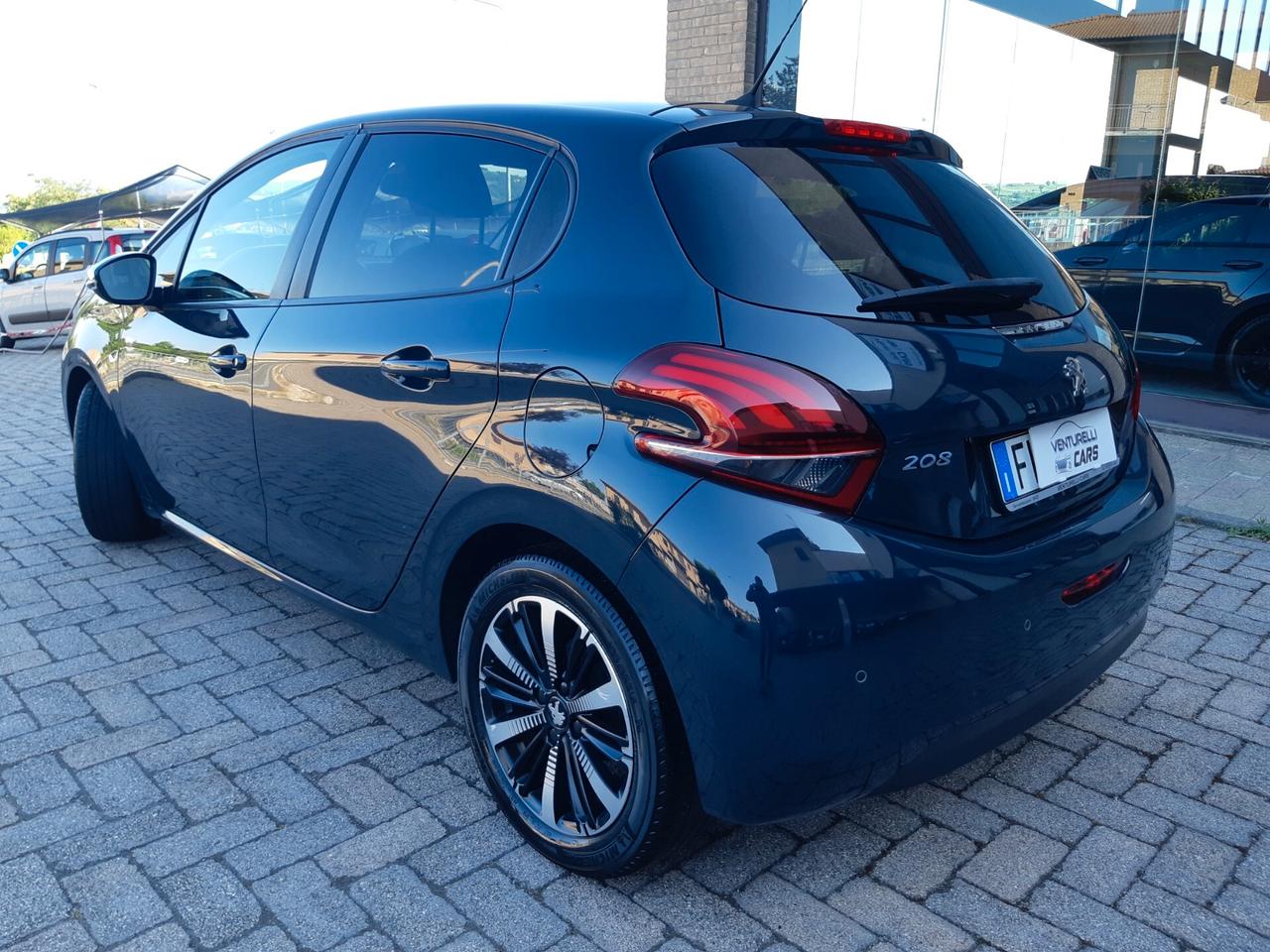 Peugeot 208 PureTech 82 Stop&Start 5 porte Signature
