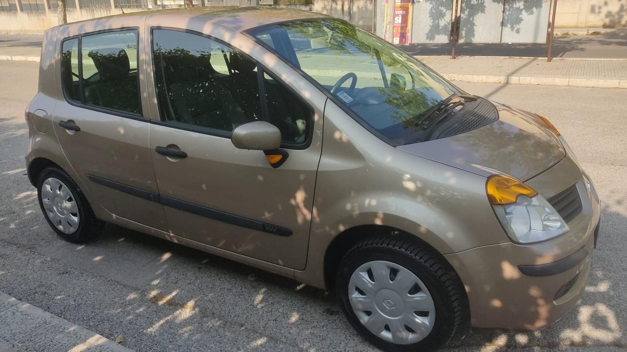 Renault Modus 1.2 16V Luxe Privilège