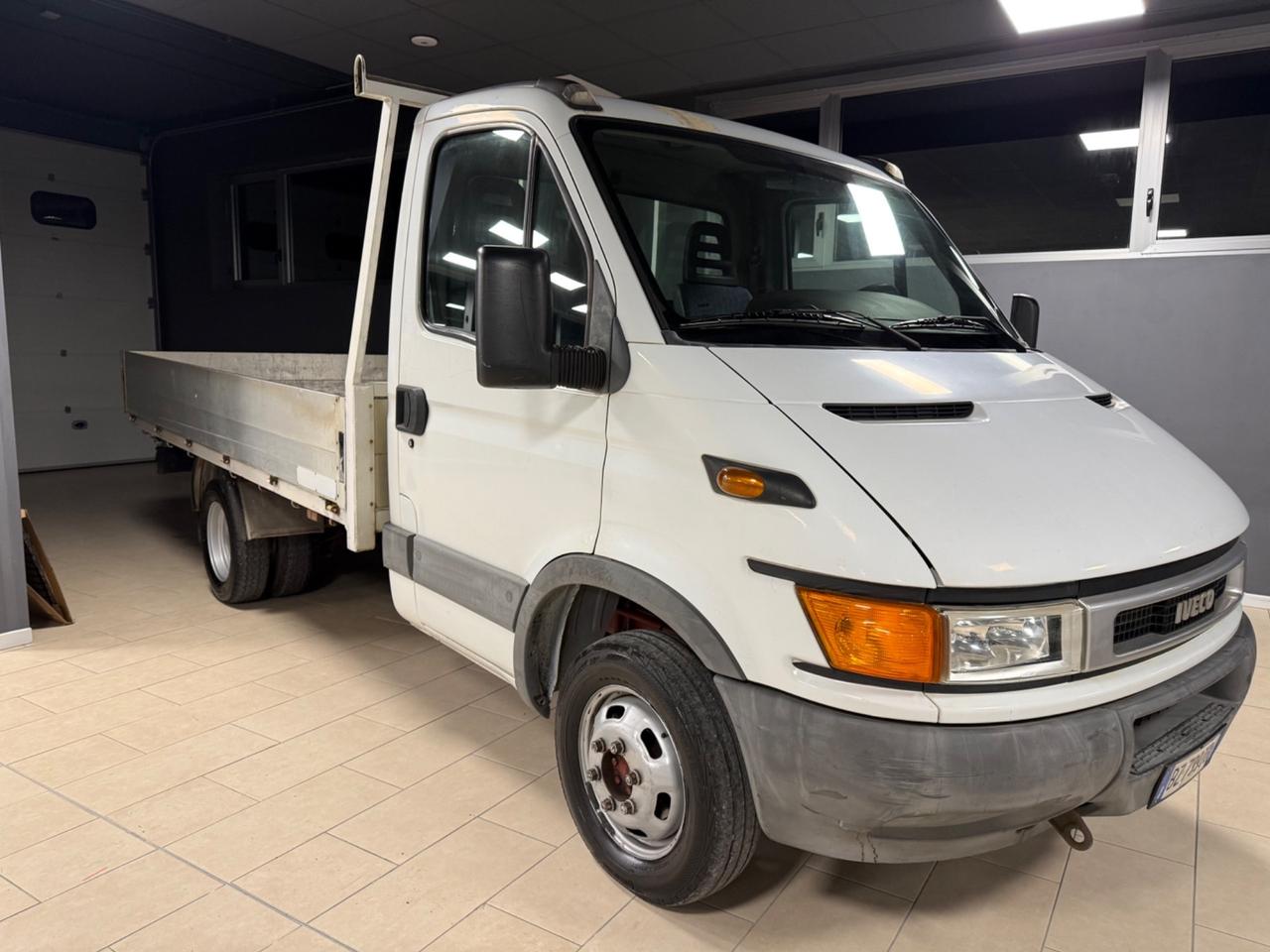 Iveco Daily 35S10 2.3 Hpi TDI PM Cabinato