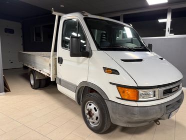 Iveco Daily 35S10 2.3 Hpi TDI PM Cabinato