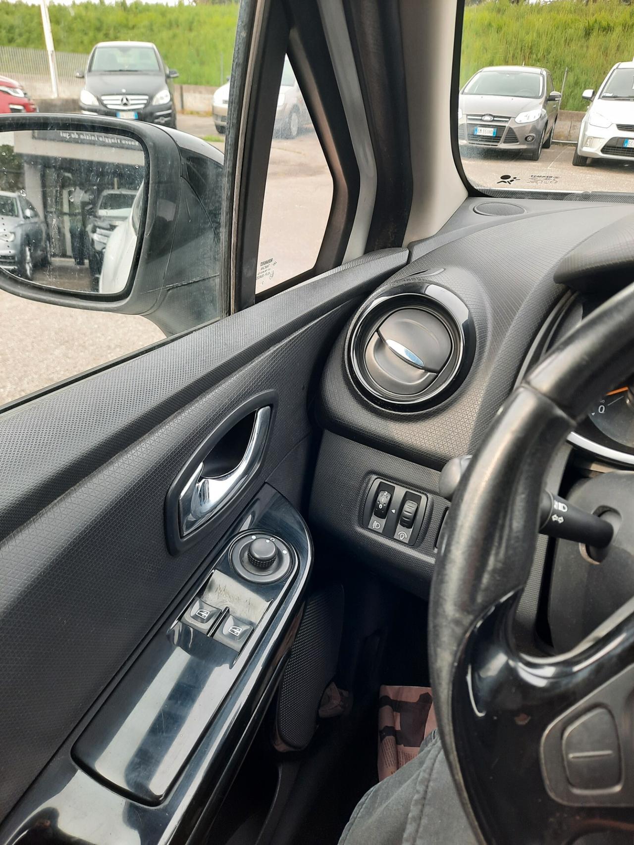 Renault Clio 1.2 75CV 5 porte Live OK NEOPATENTATI