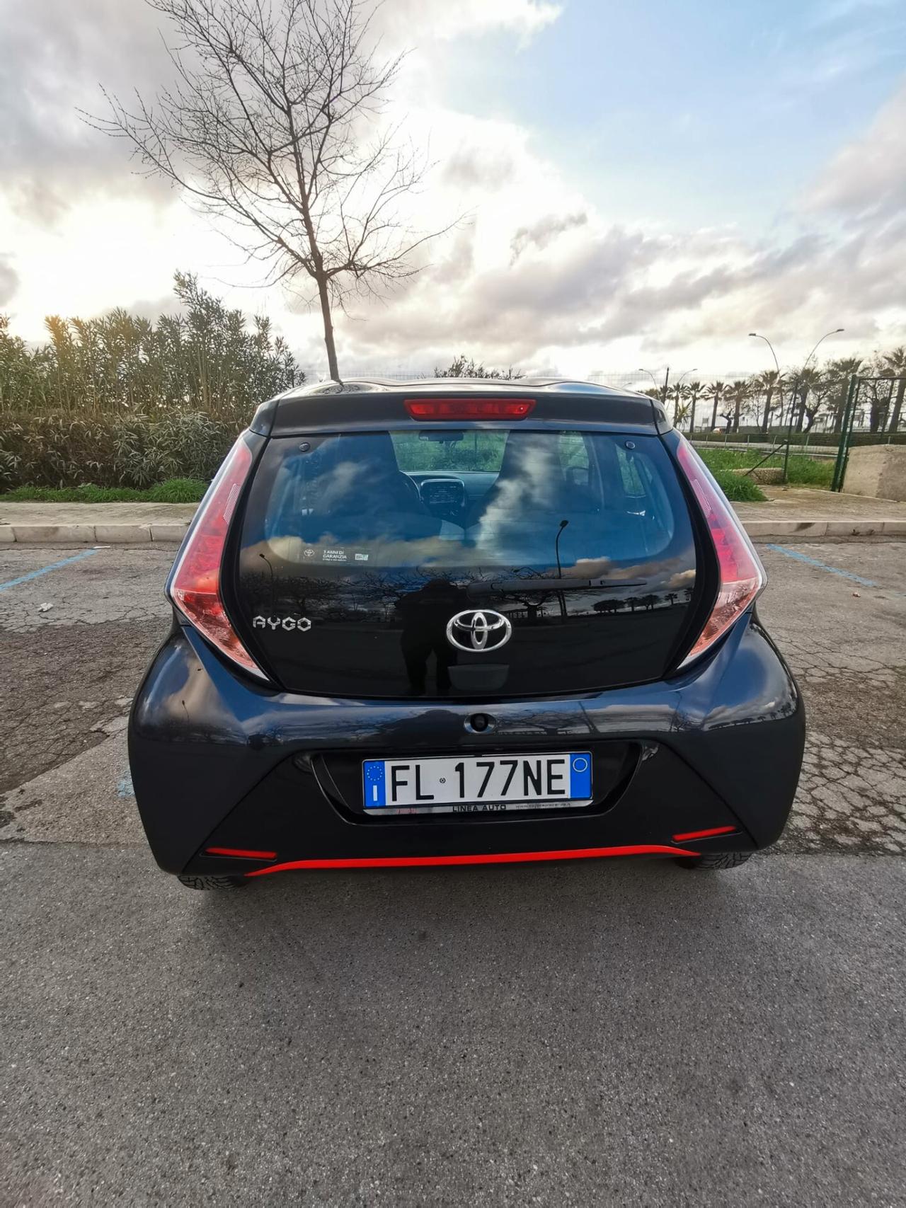 Toyota Aygo 1.0 VVT-i 69 CV 5P. x-play 2018