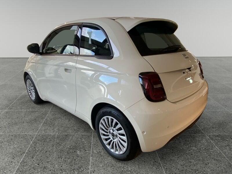 FIAT 500 500e Berlina 42 kWh Icon