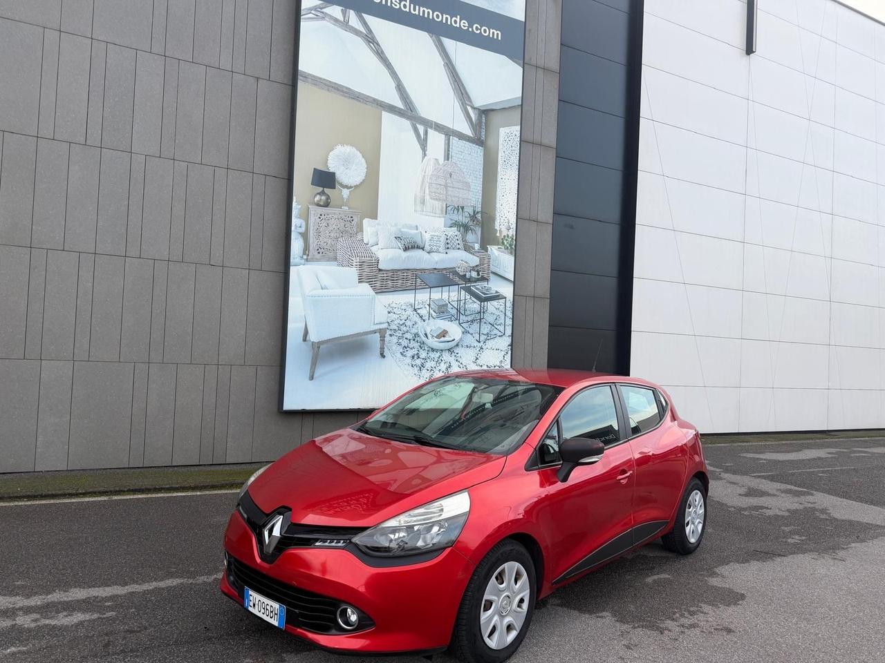 Renault Clio 1.2 75CV 5 porte Costume National