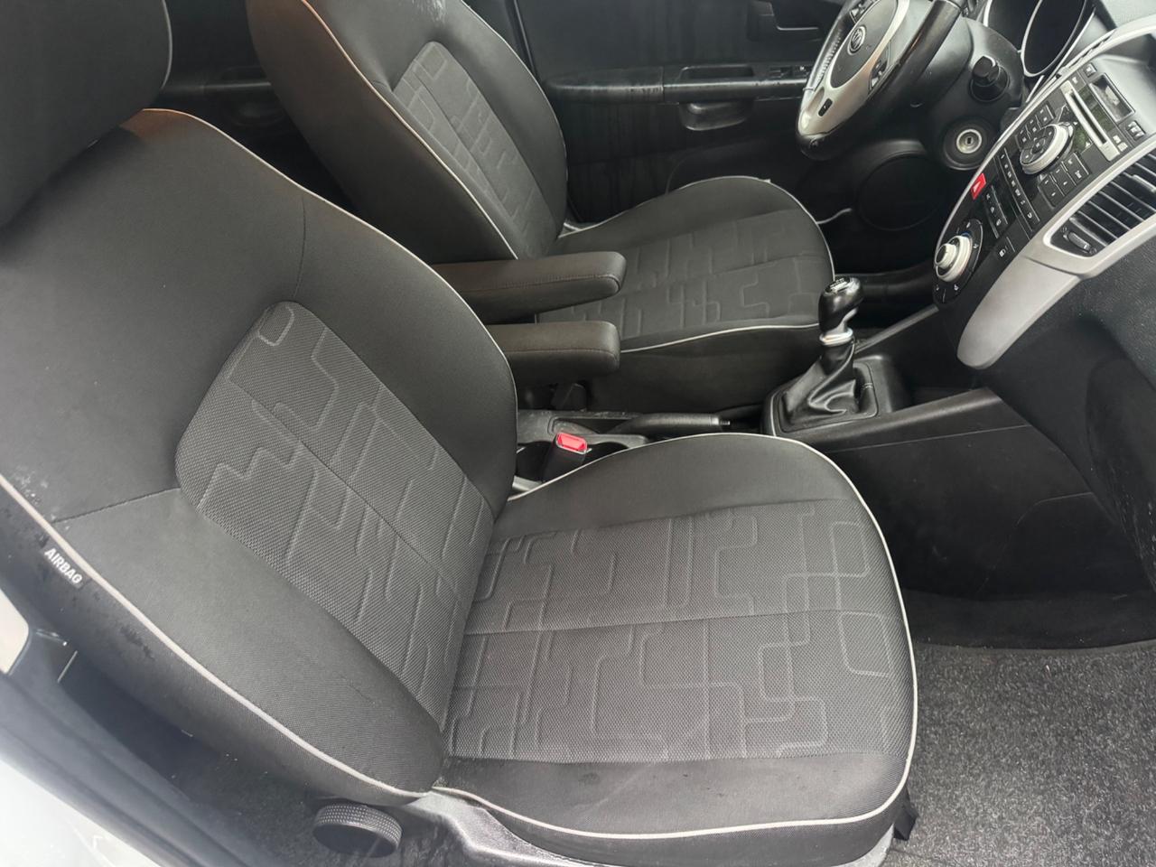 Kia Venga 1.4 CRDi 90CV neopaten garanzia 12 mesi