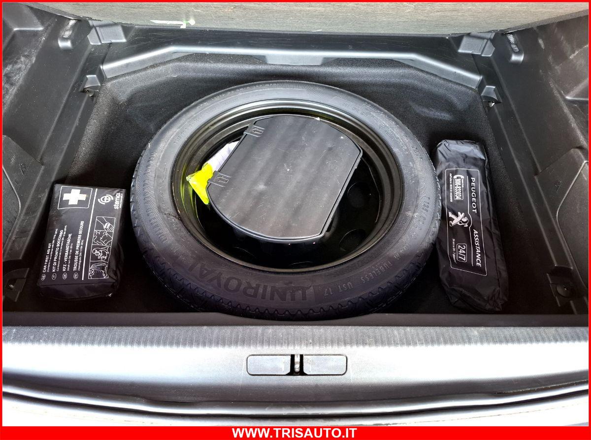 PEUGEOT 3008 1.5 Bluehdi 130 Eat8 Business NEOPATENTATI (NAVI)