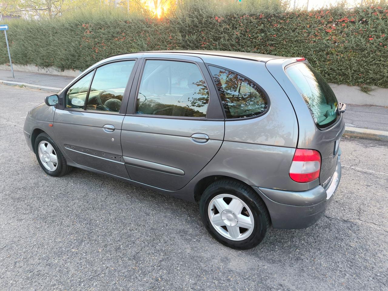 Renault Scenic Megane Evol. 1.6 16V Cat Sport Way
