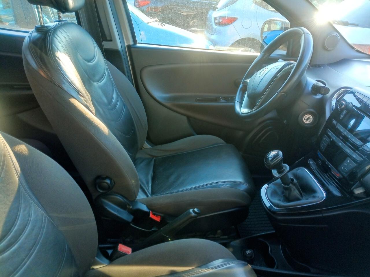 Lancia Ypsilon 1.2 69 CV 5 porte GPL Ecochic ( impianto a gas di casa madre)