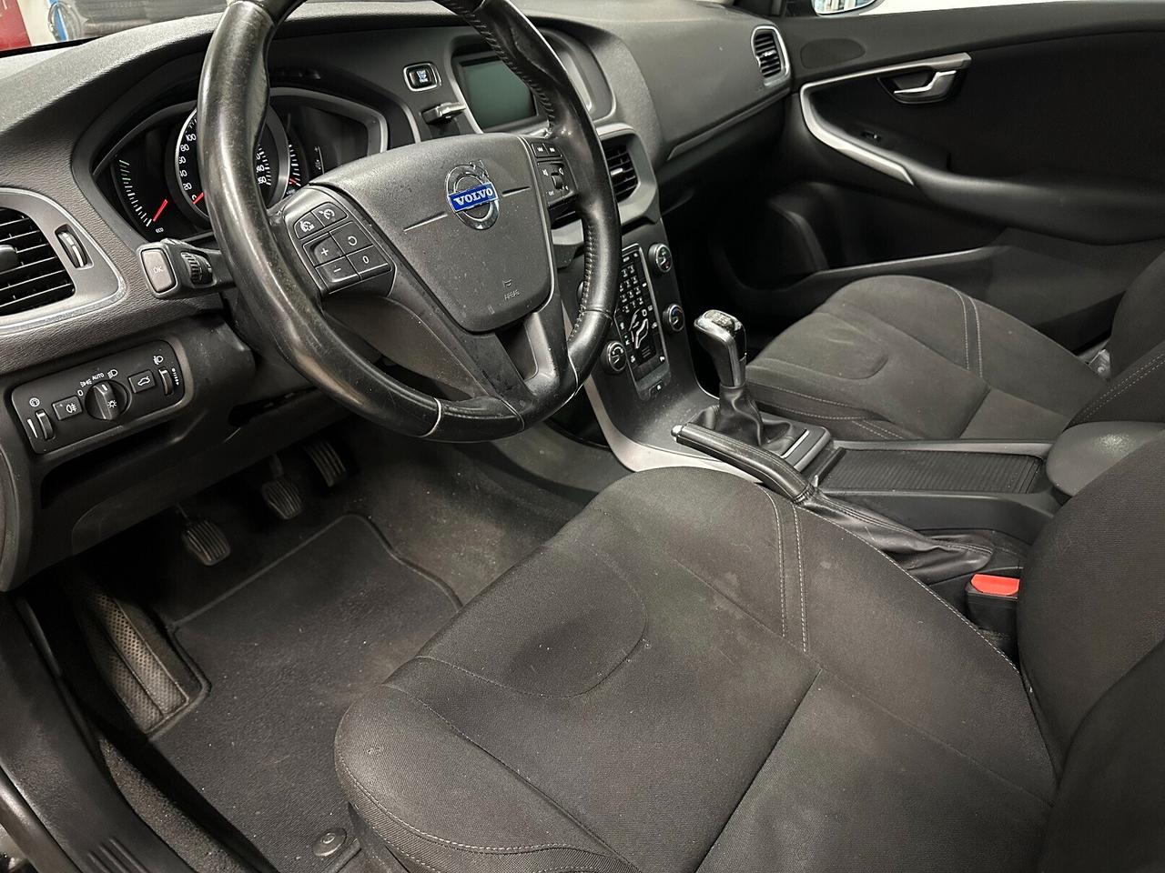 Volvo V40 1.6 D2 KINETIC - PER NEOPATENTATI
