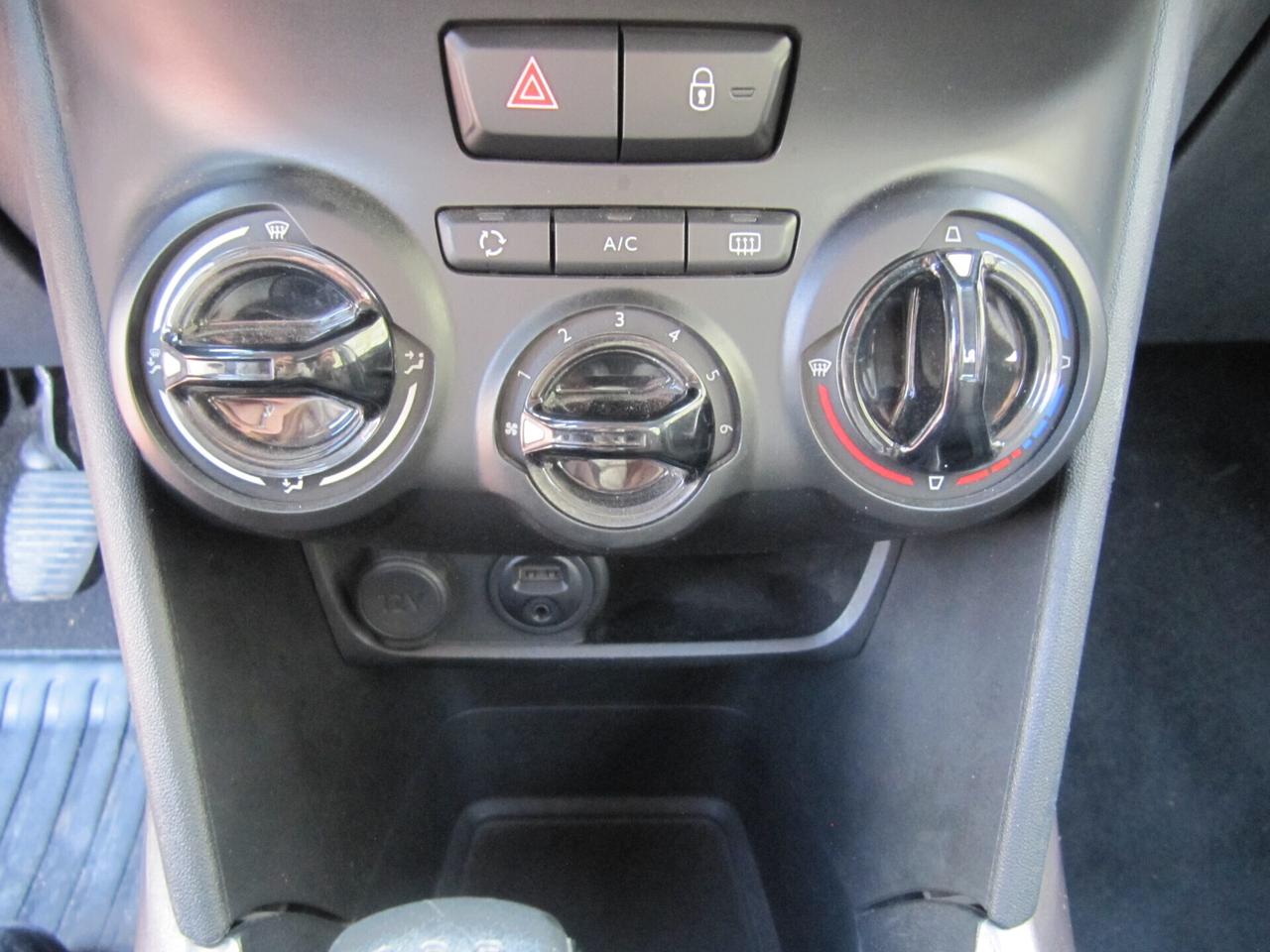 Peugeot 2008 1.2 VTi 82CV Active - BENZINA