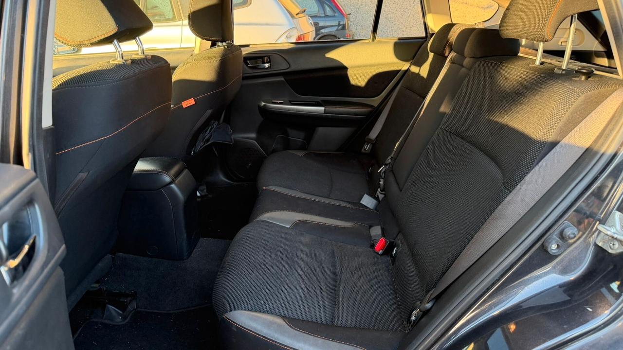 Subaru XV 2.0D Unlimited 6MT MY 16