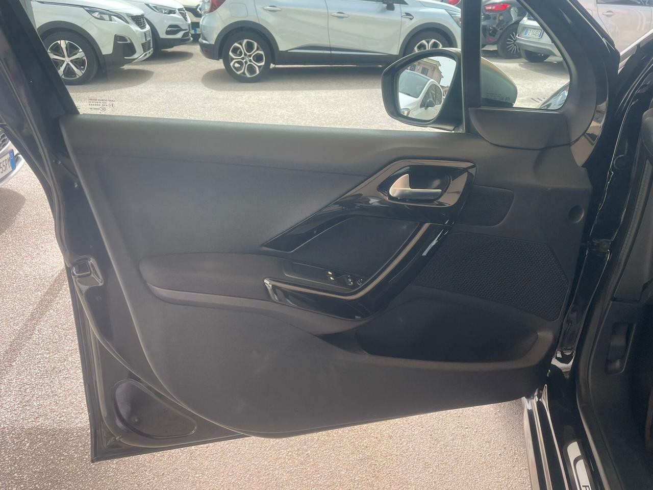 Peugeot 208 1.4 HDi 68 CV 5 porte Allure