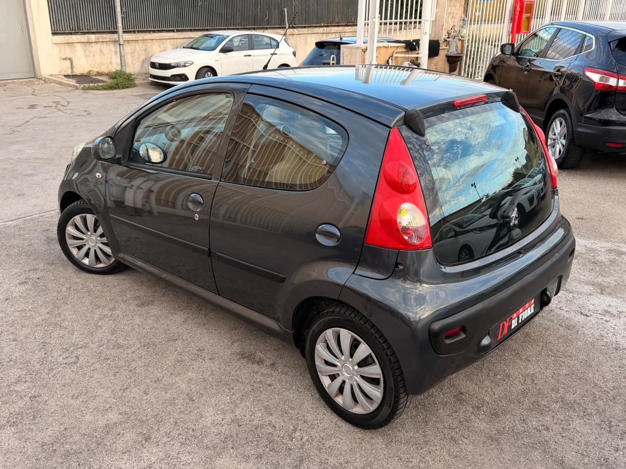 Peugeot 107 1.0 68CV CAMBIO AUTOMATICO SWEET YEARS
