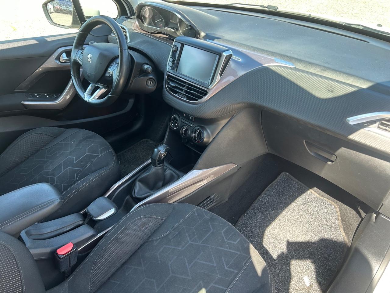 Peugeot 2008 1.6 e-HDi 92 CV URBAN CROSS