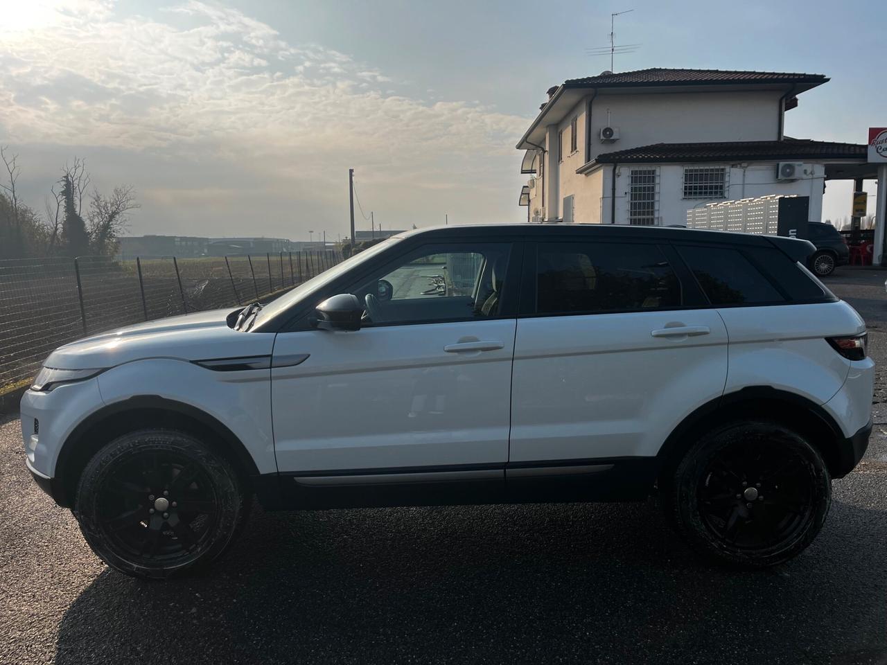 Land Rover Range Evoque 2.2 4X4 TD4 5p. Pure Tech Pack Launch Edition