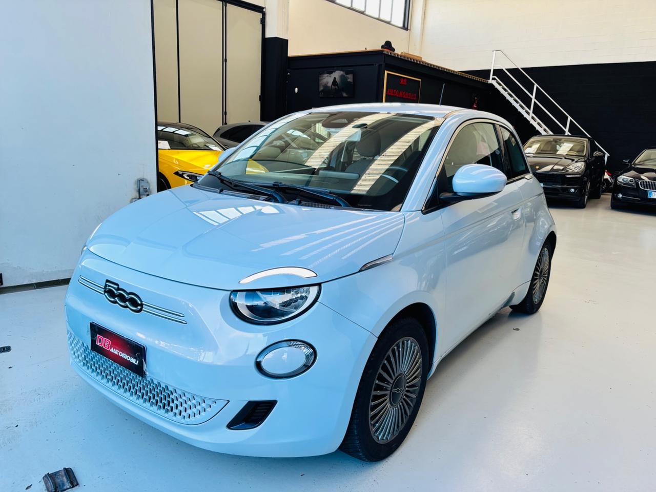 Fiat 500 500e Berlina 42 kWh La Prima