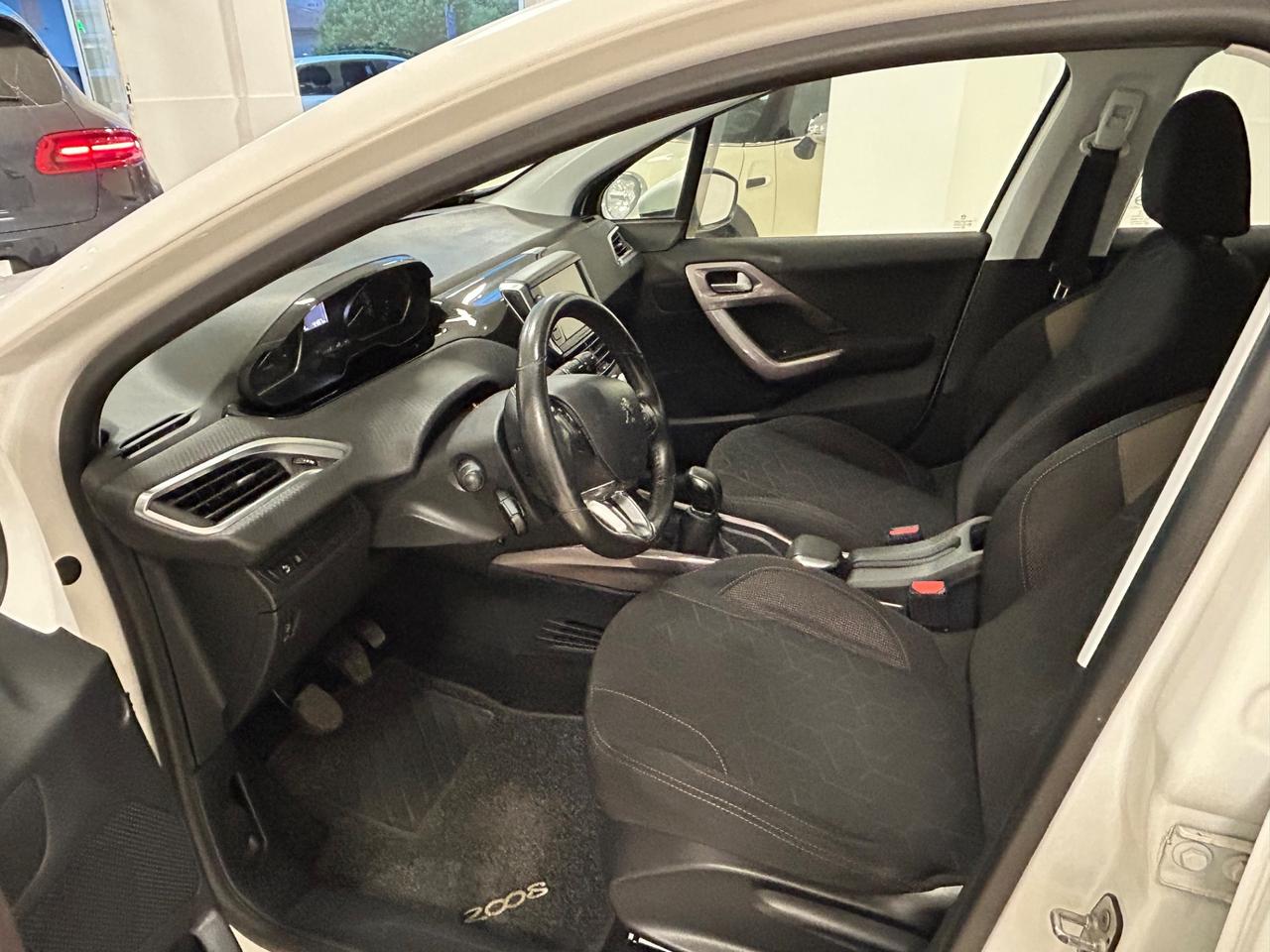 Peugeot 2008 BlueHDi 100 Active - gancio traino