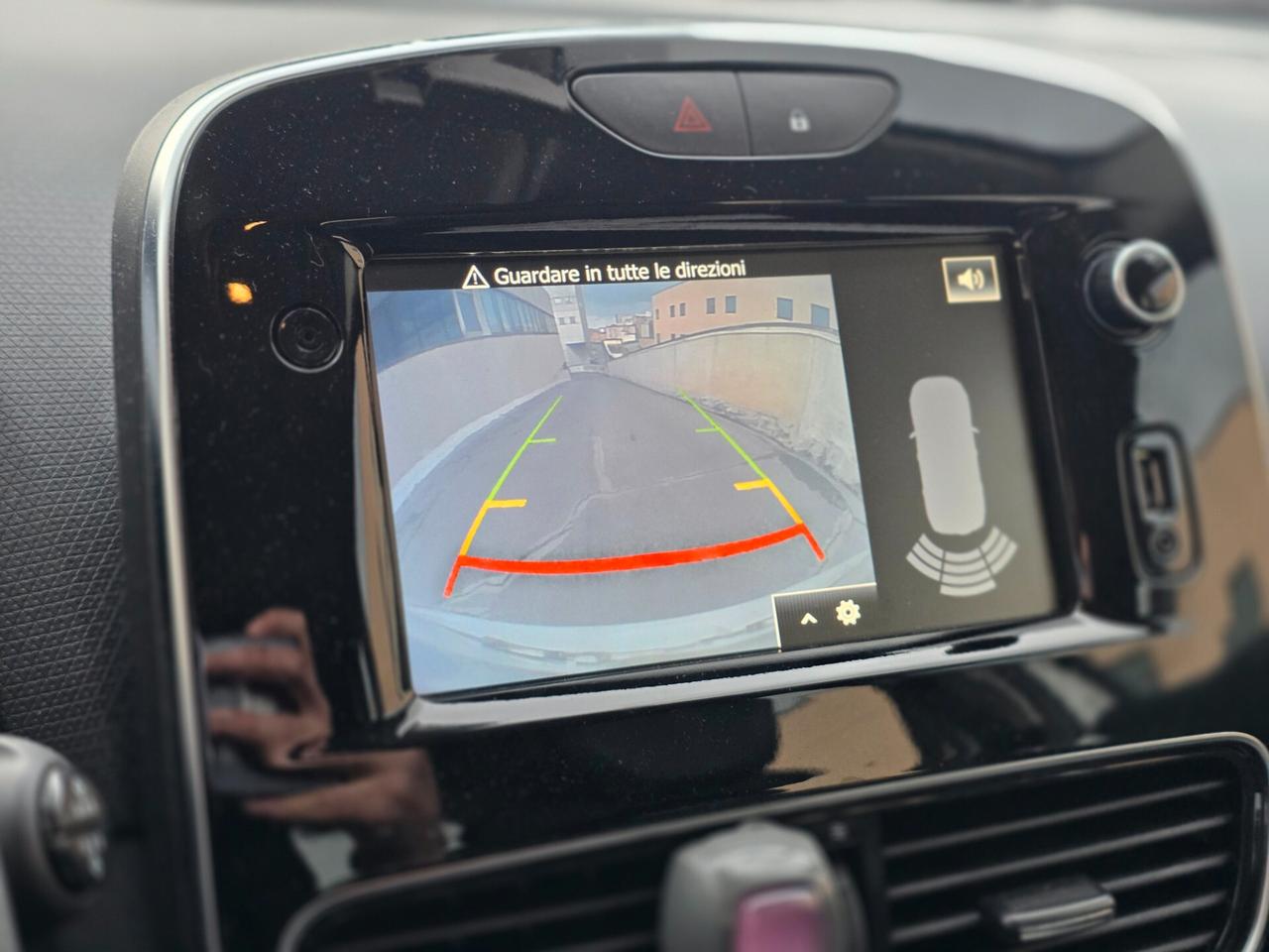 Renault Clio dCi 8V 90 CV 5 porte Moschino Intens