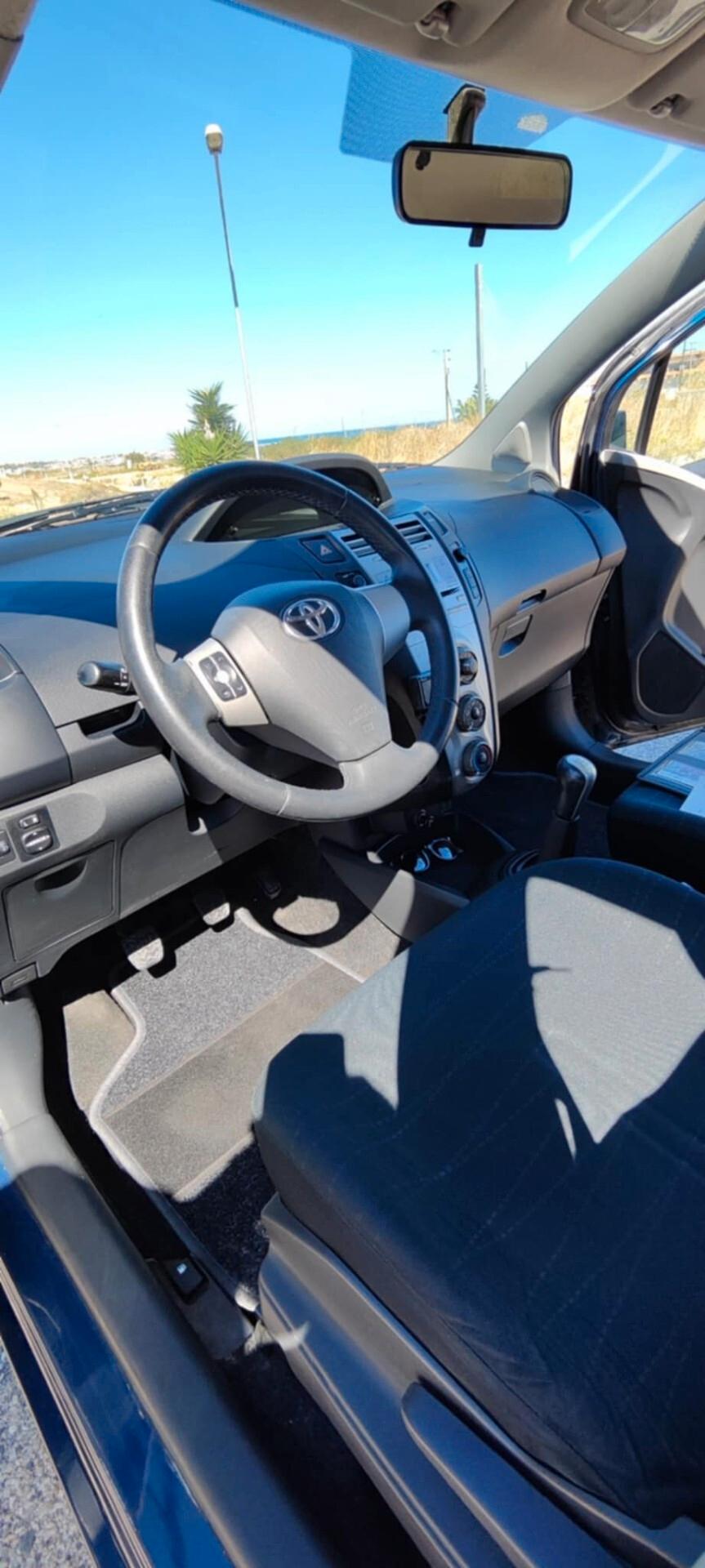 Toyota Yaris 2 serie SOL