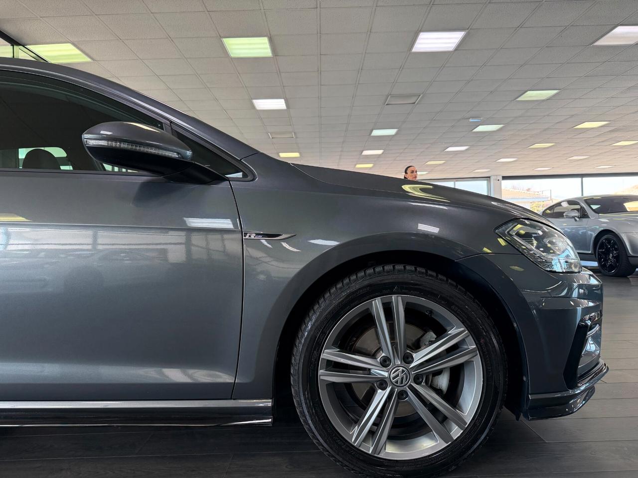 Volkswagen Golf 1.5 TSI ACT 5p. R Line