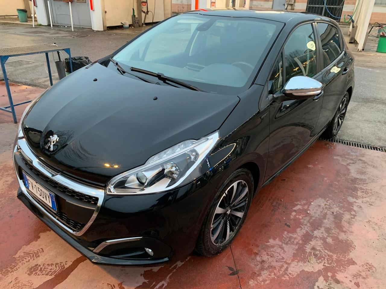 Peugeot 208 PureTech 82 Stop&Start 5 porte Signature, Unicoproprietario, finanziabile