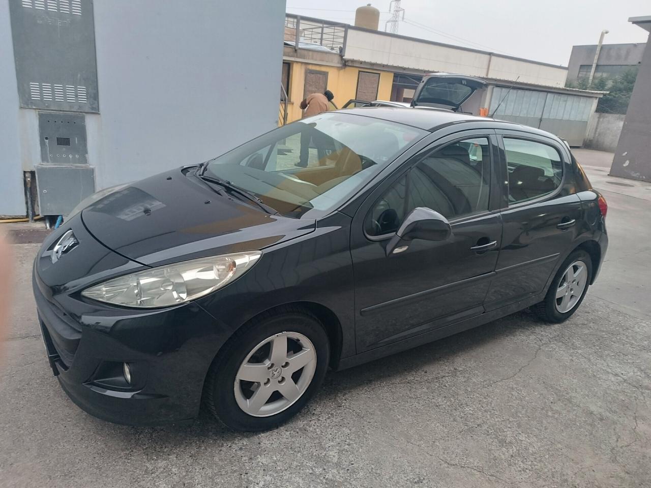 Peugeot 207 1.4 GPL garanzia