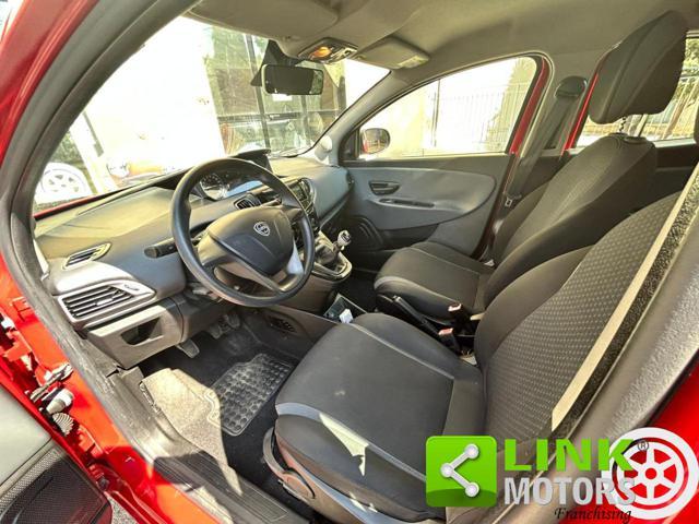 LANCIA Ypsilon 1.2 69 CV 5 porte Platinum