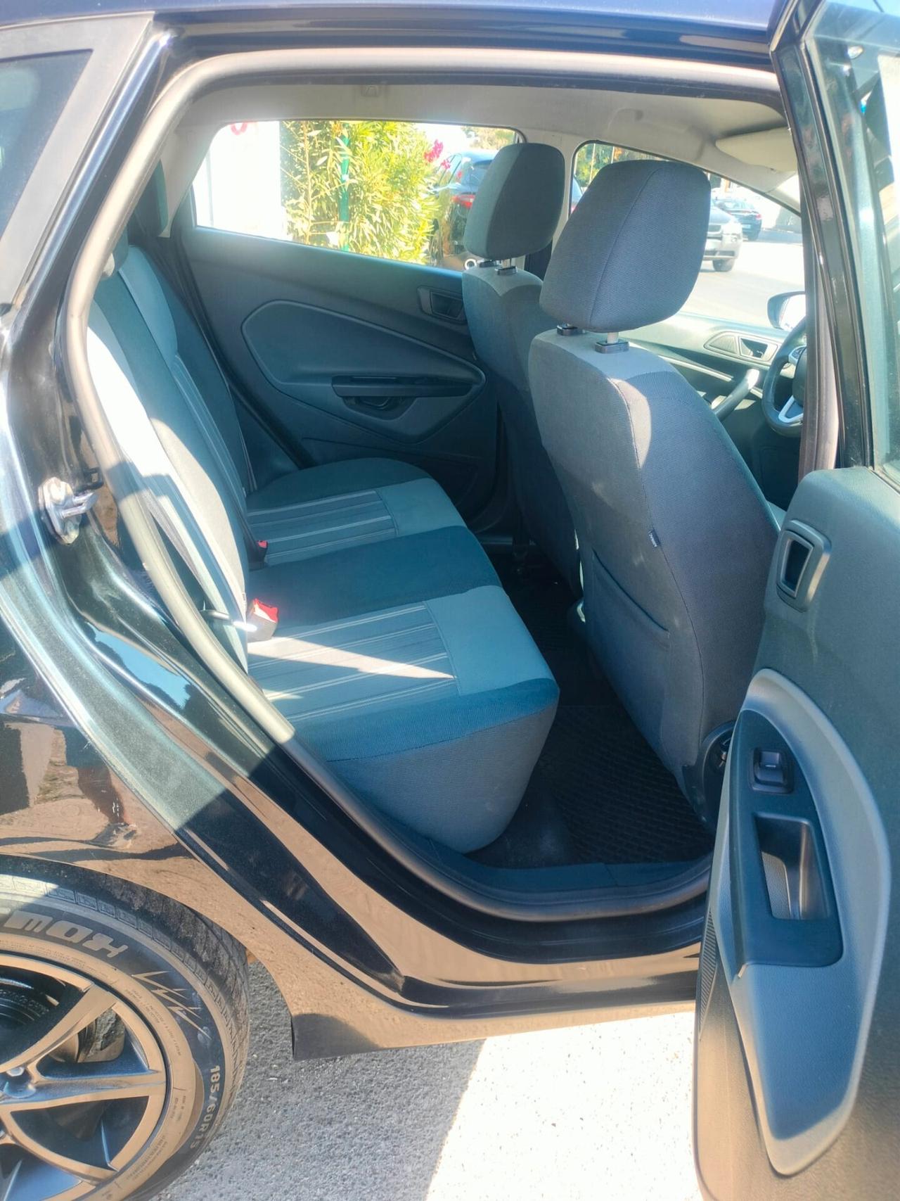 Ford Fiesta 1.4 TDCi 68CV 5 porte Titanium