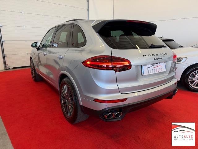 PORSCHE - Cayenne - 3.0 Diesel Platinum Edition