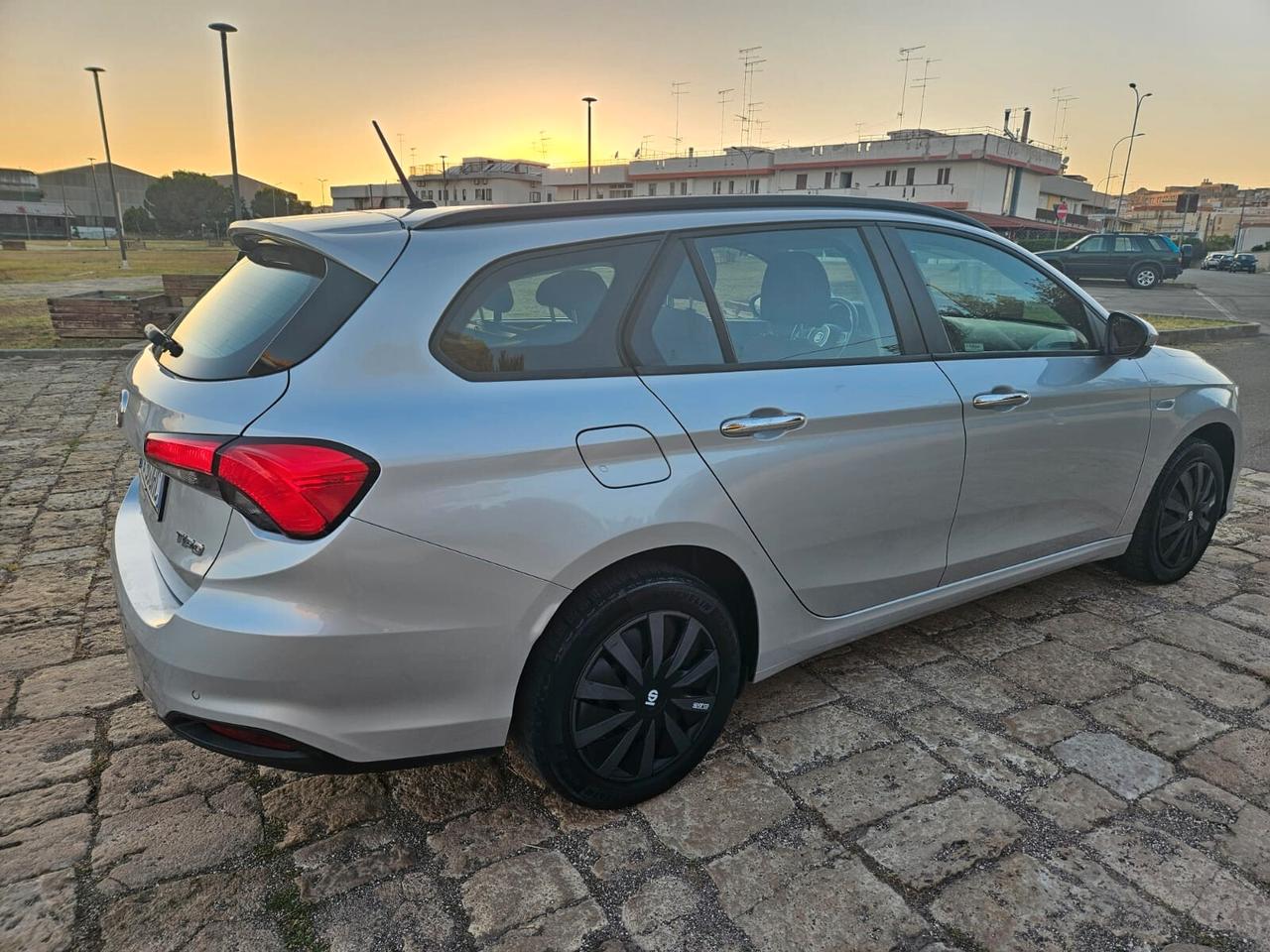 Fiat Tipo 5P SW 1.6 mtj 120cv AUTOMATICA NAVI